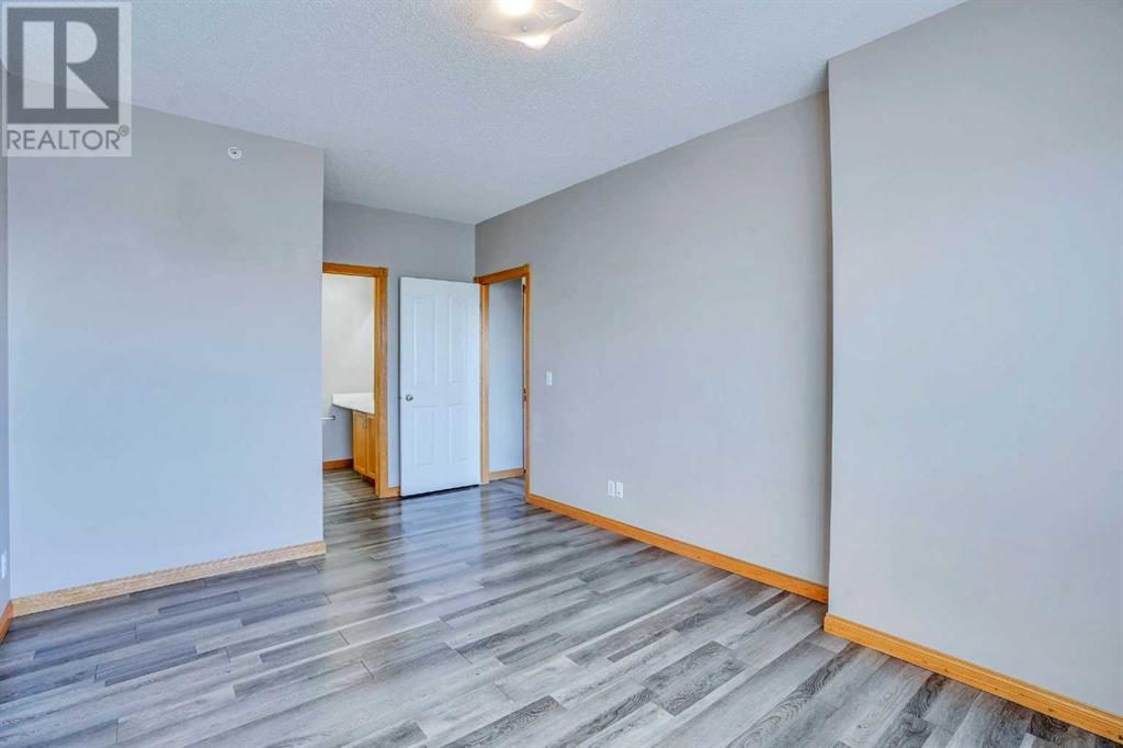 Single Family House Loft for Sale in    Avenue NE Mayland Heights Calgary 