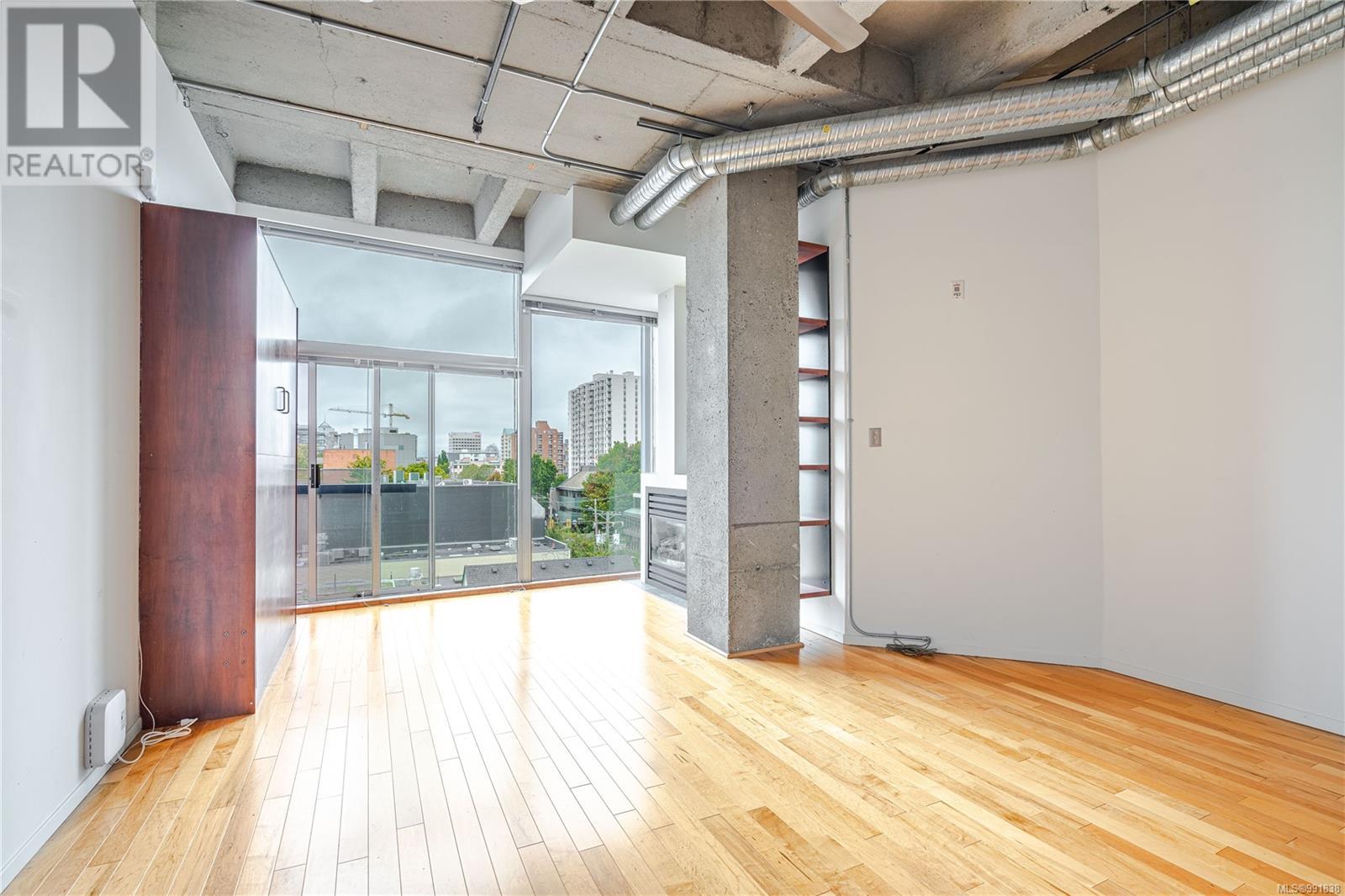 512 1061 Fort Street, Victoria