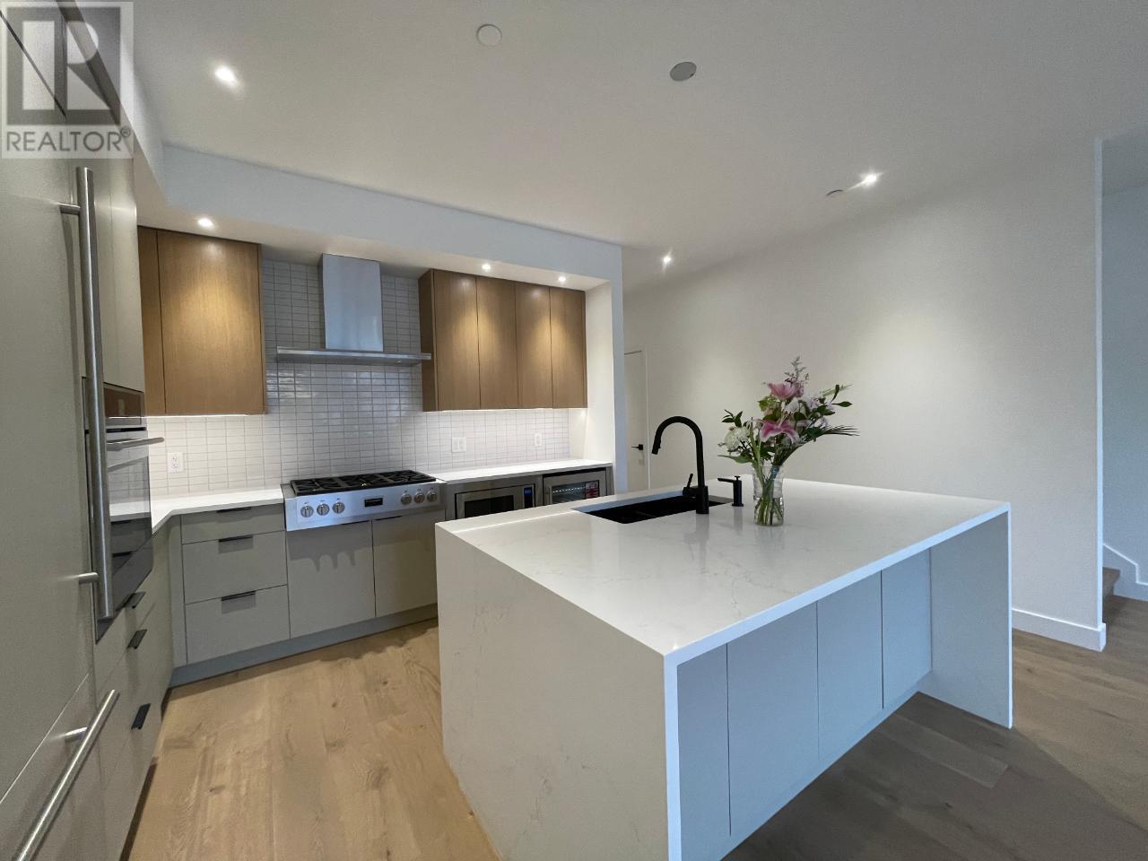Photo 21 of 266 Baker Street Unit 17, Nelson BC