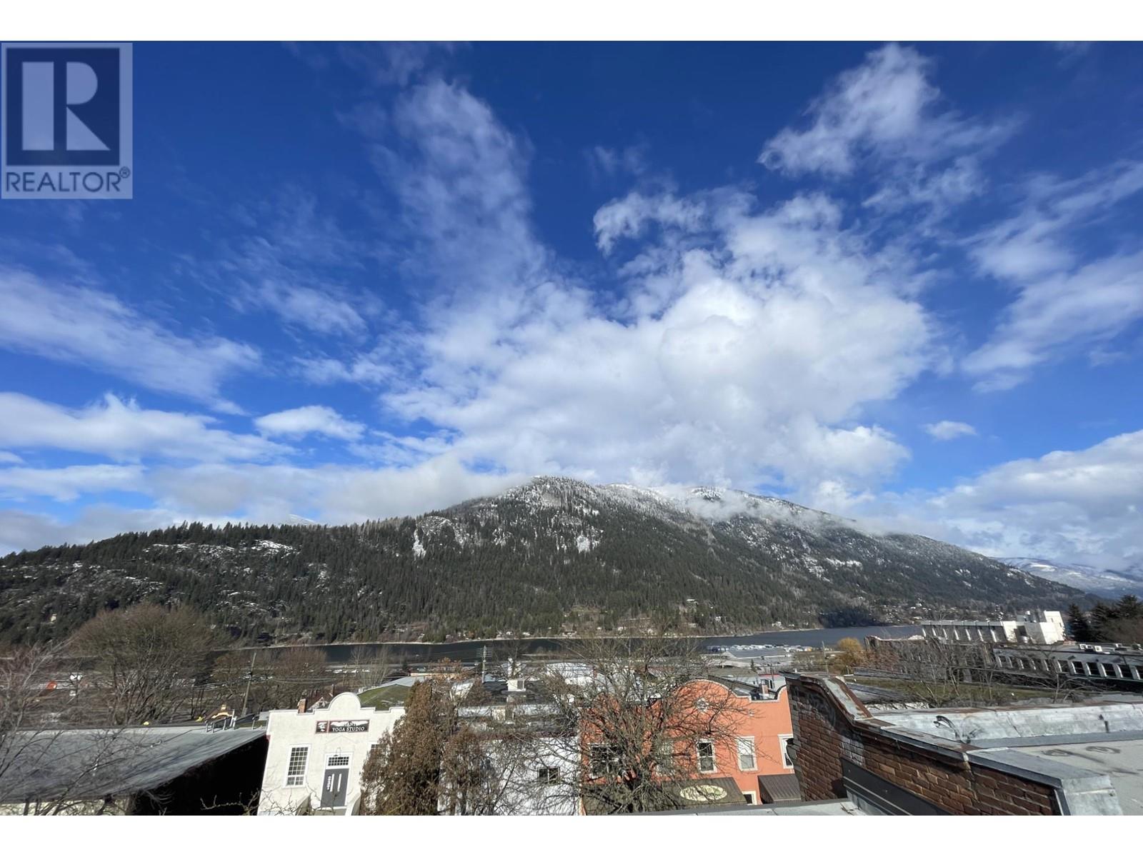 Photo 4 of 266 Baker Street Unit 17, Nelson BC