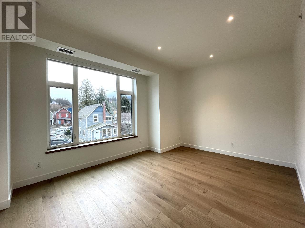 Photo 44 of 266 Baker Street Unit 17, Nelson BC