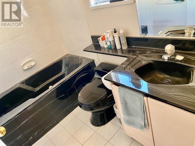 Photo 9 of 3754 Elmwood Street, Burnaby BC