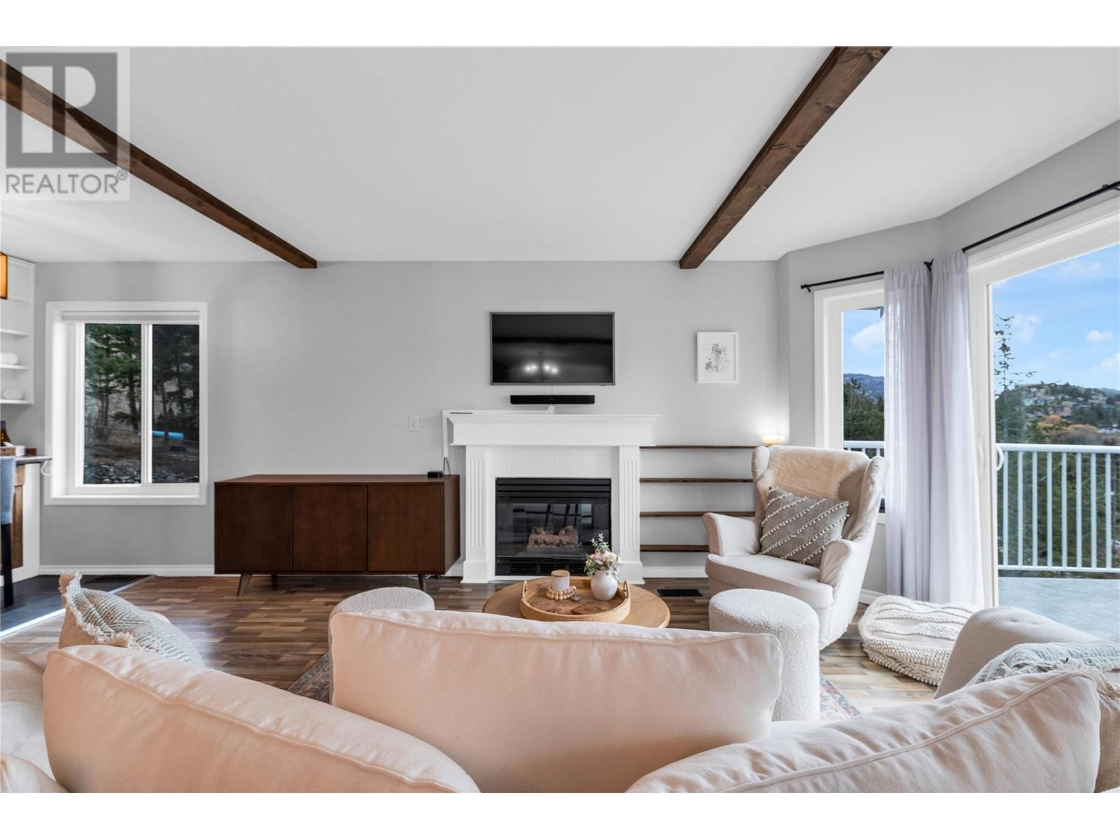  2468 Alexandria Way, West Kelowna