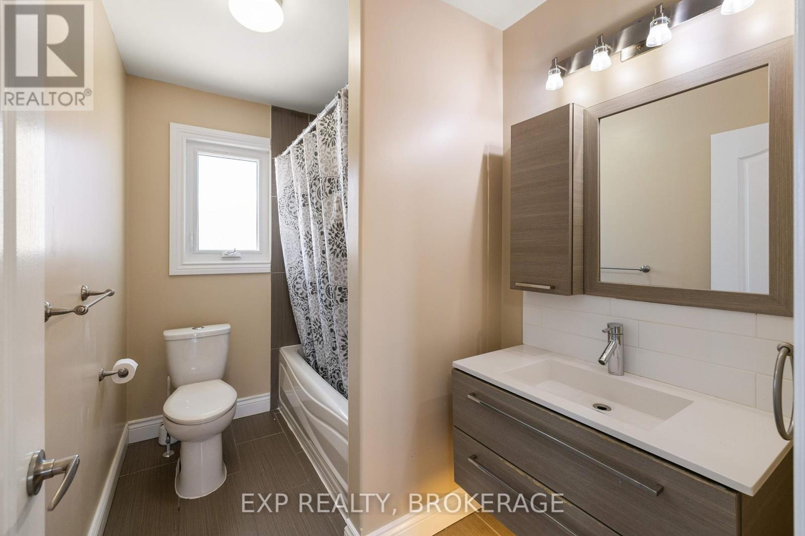 Photo 31 of 118 Napier Street, Kingston ON