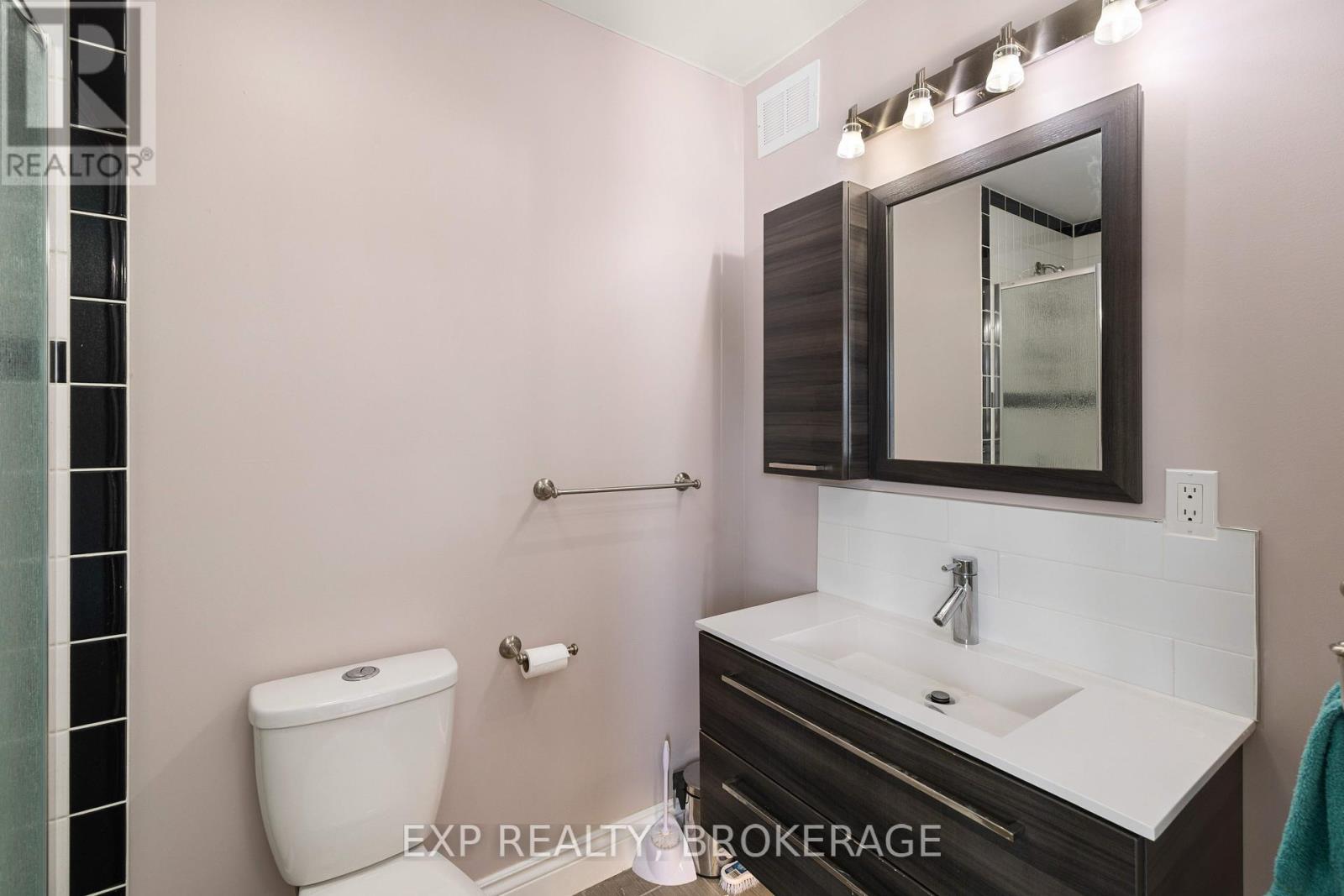 Photo 14 of 118 Napier Street, Kingston ON
