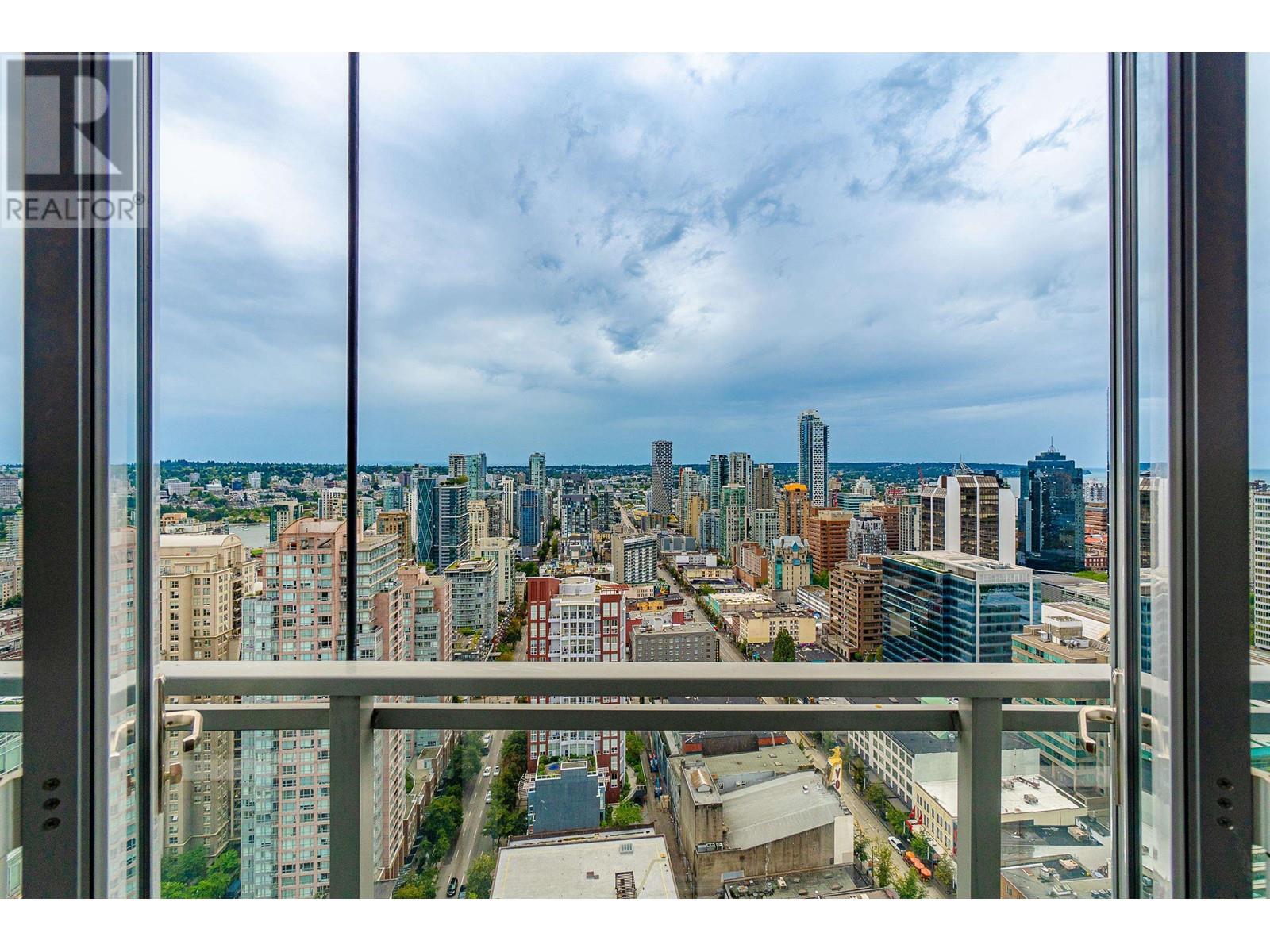 3505 833 SEYMOUR STREET, Vancouver