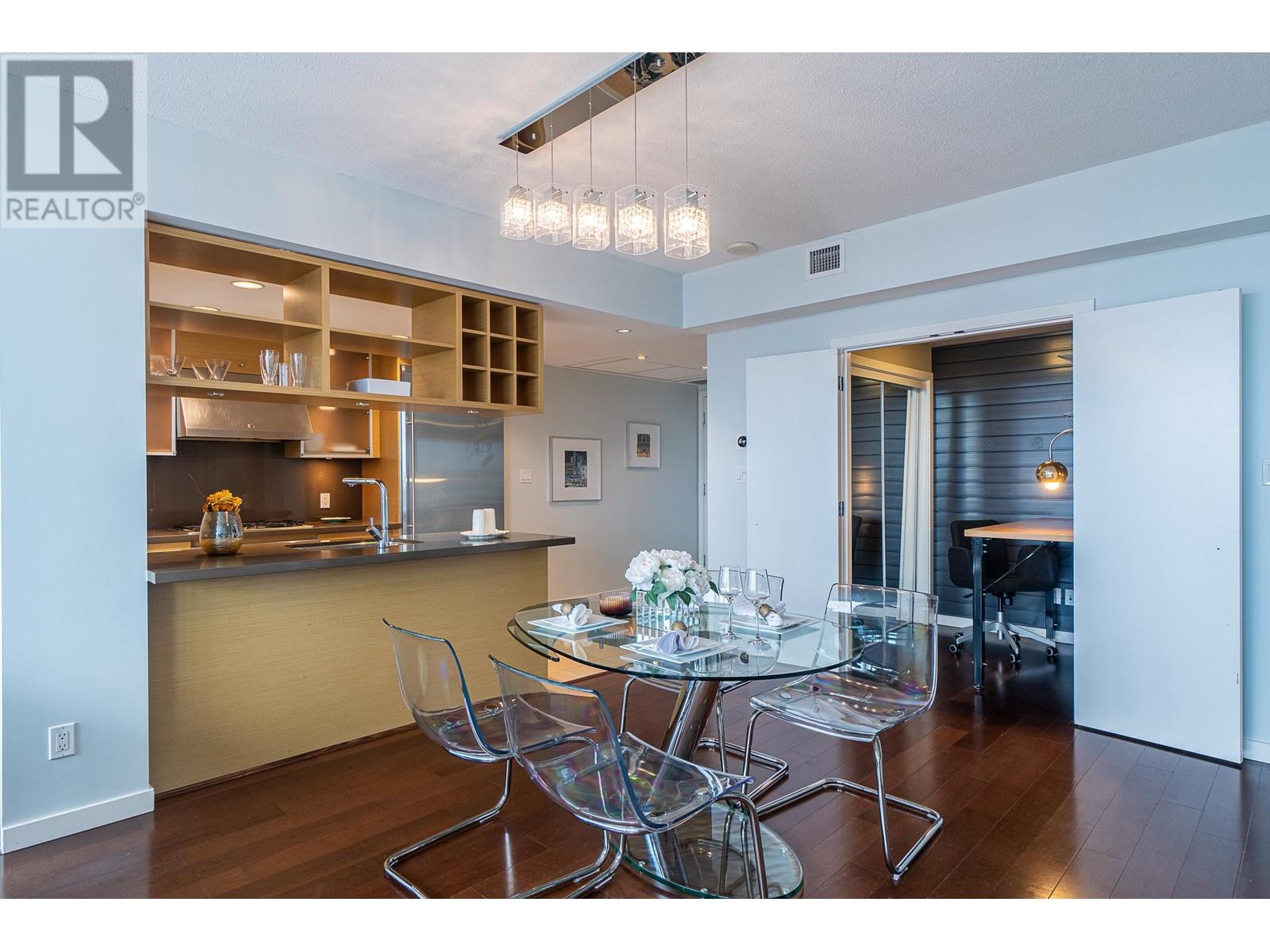 3505 833 SEYMOUR STREET, Vancouver