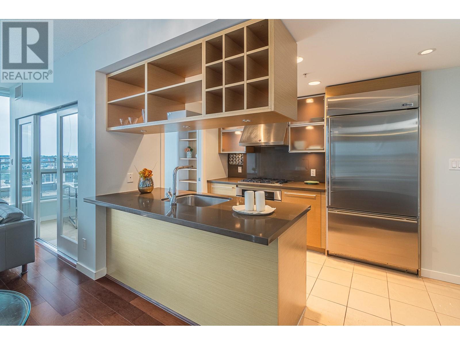 3505 833 SEYMOUR STREET, Vancouver