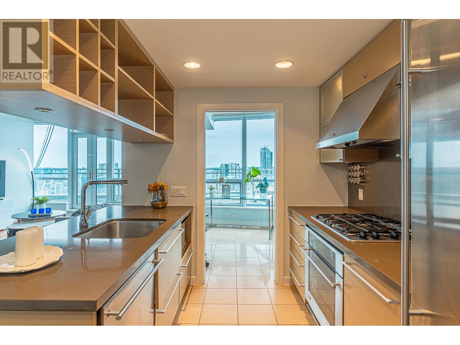 3505 833 SEYMOUR STREET, Vancouver