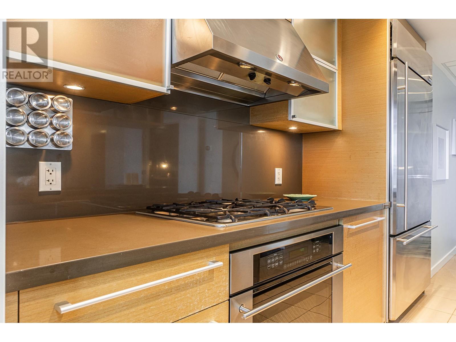 3505 833 SEYMOUR STREET, Vancouver