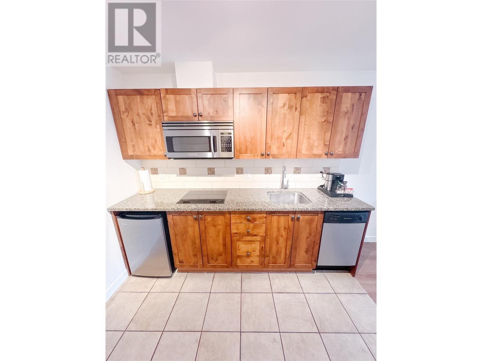 238 4200 LAKESHORE Drive, Osoyoos