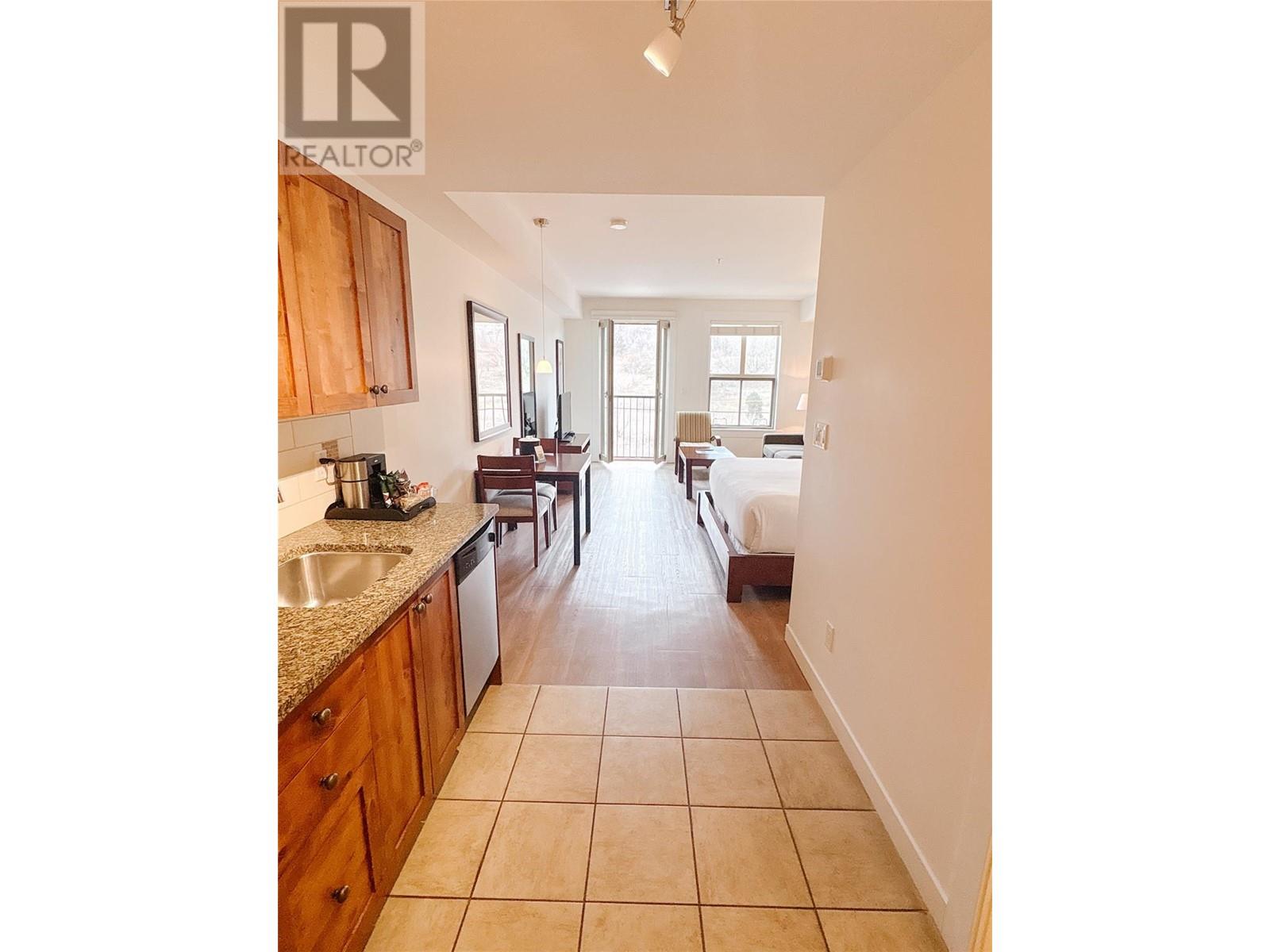 238 4200 LAKESHORE Drive, Osoyoos