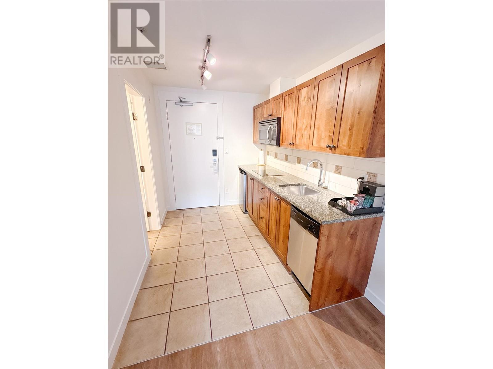 238 4200 LAKESHORE Drive, Osoyoos