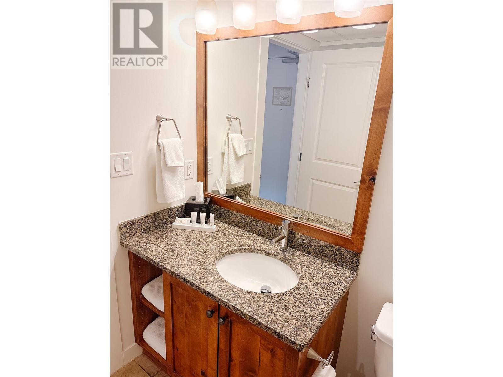 238 4200 LAKESHORE Drive, Osoyoos