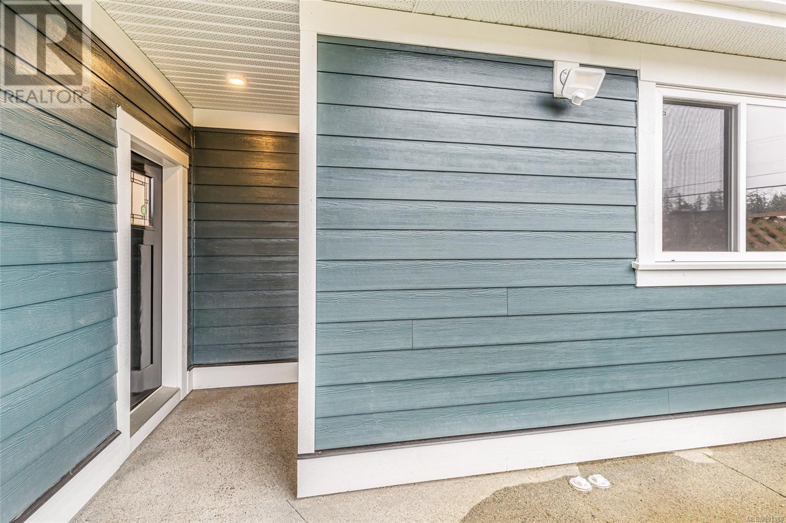 747 Briarwood Dr, Parksville