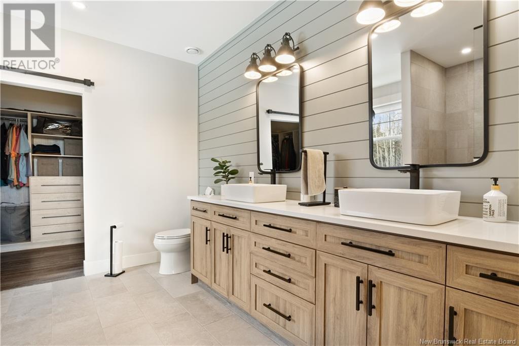 579 Saint Charles N - 30