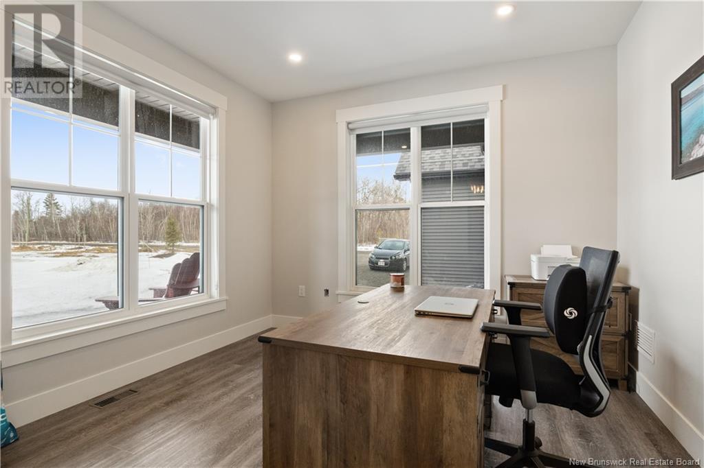 579 Saint Charles N - 34