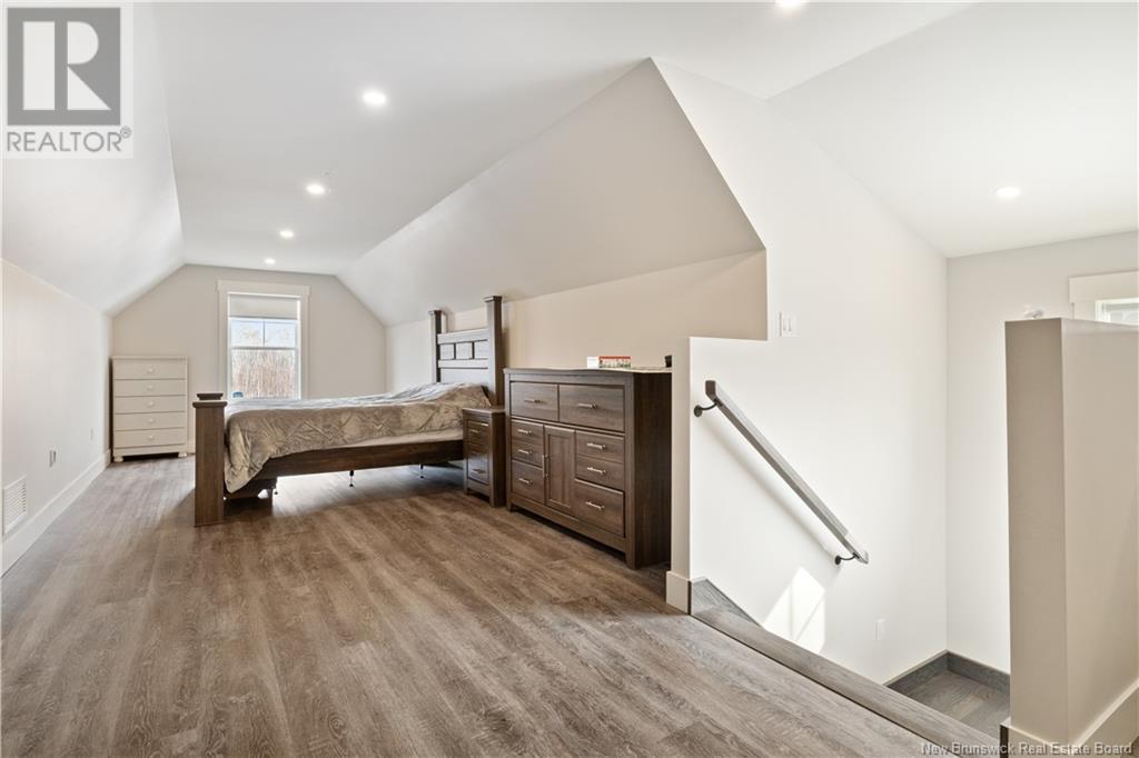 579 Saint Charles N - 36