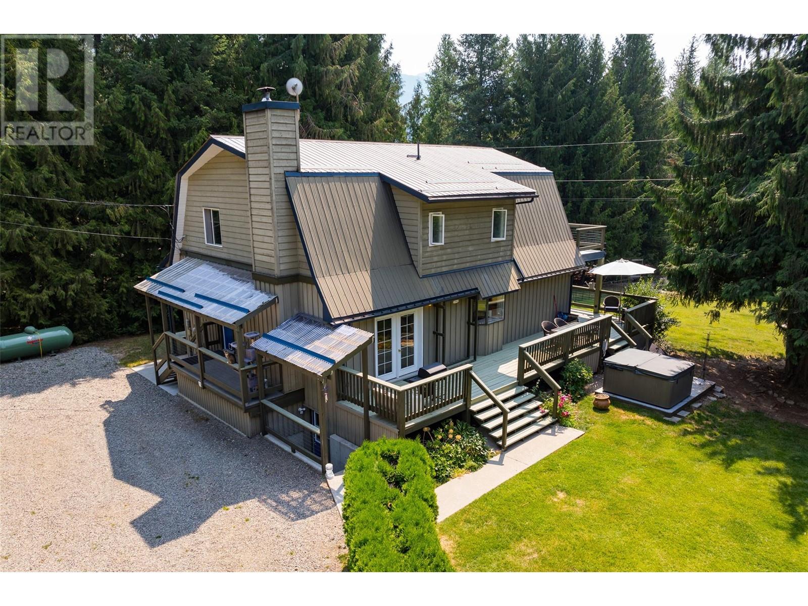 1405 LEPITZKI Road, Creston
