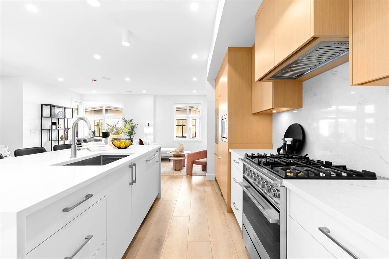 4 3075 160 STREET, Surrey