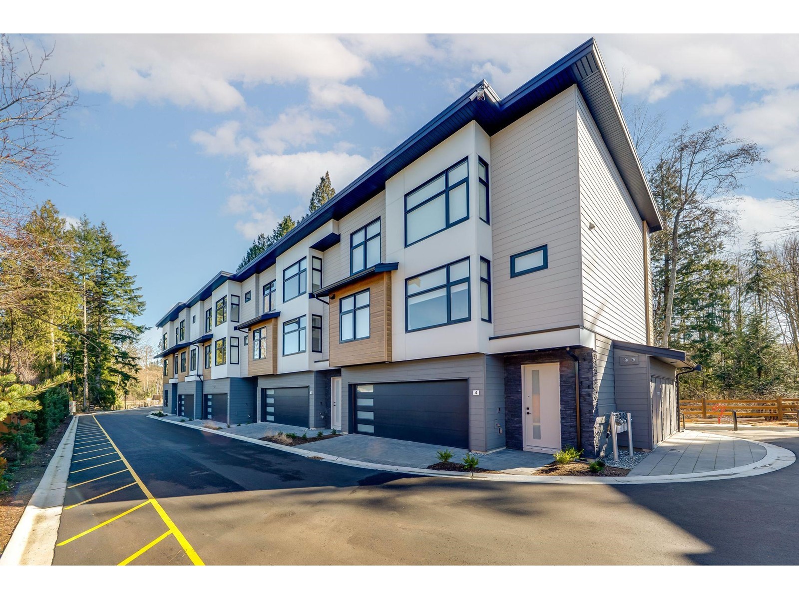 4 3075 160 STREET, Surrey