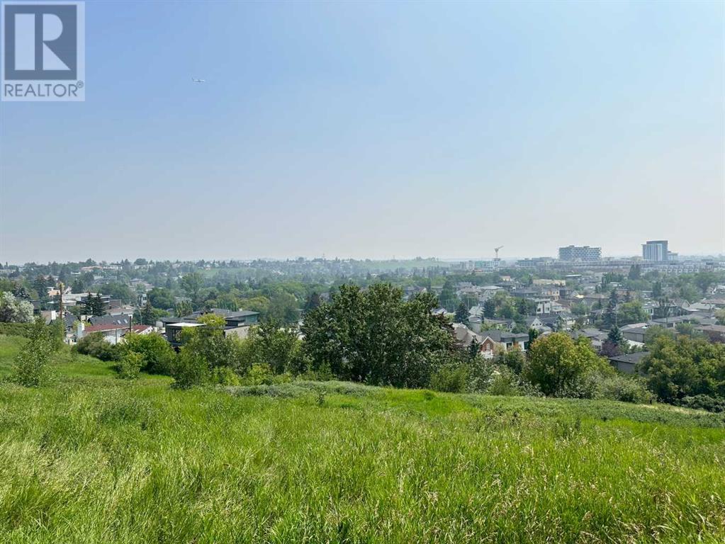 Single Family House for Sale in   Avenue NE Renfrew Calgary 