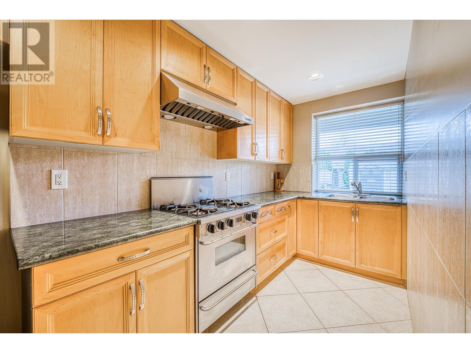 Photo 10 of 8831 Cooper Road, Richmond BC