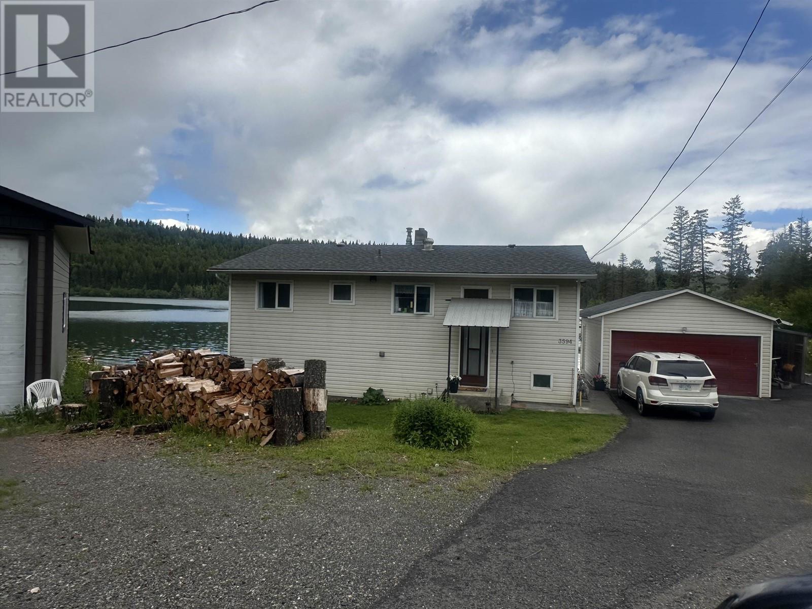 3594 GUNN ROAD, Lac La Hache