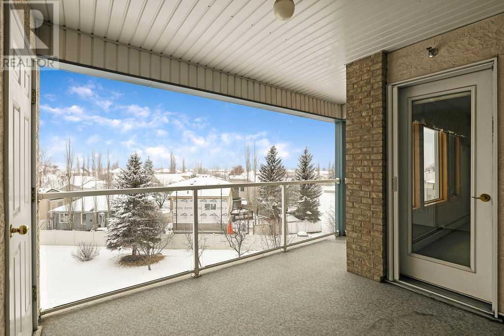 Single Family House Bungalow for Sale in   Sierra Morena Boulevard SW Signal Hill Calgary 