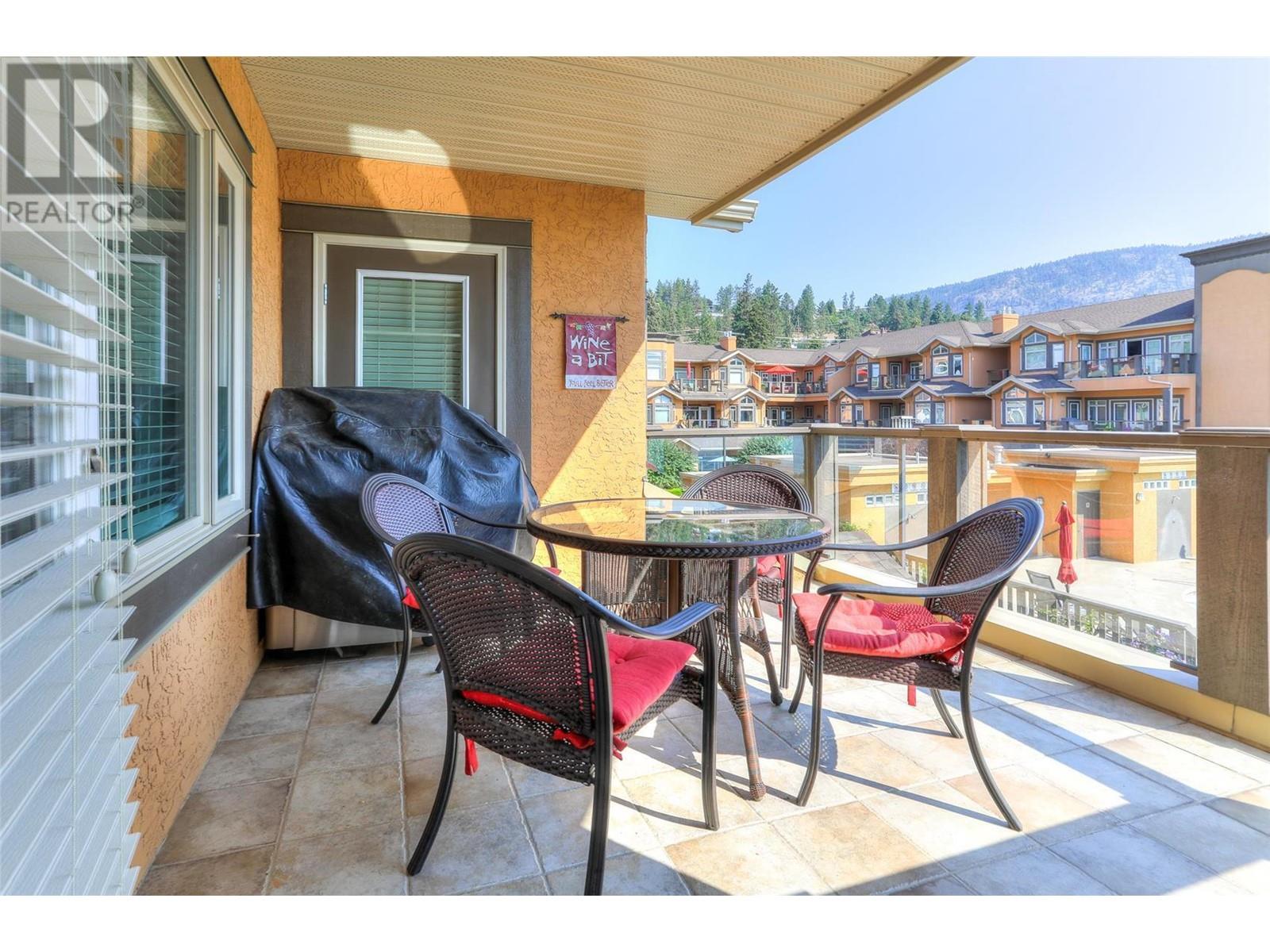 221 3996 Beach Avenue, Peachland