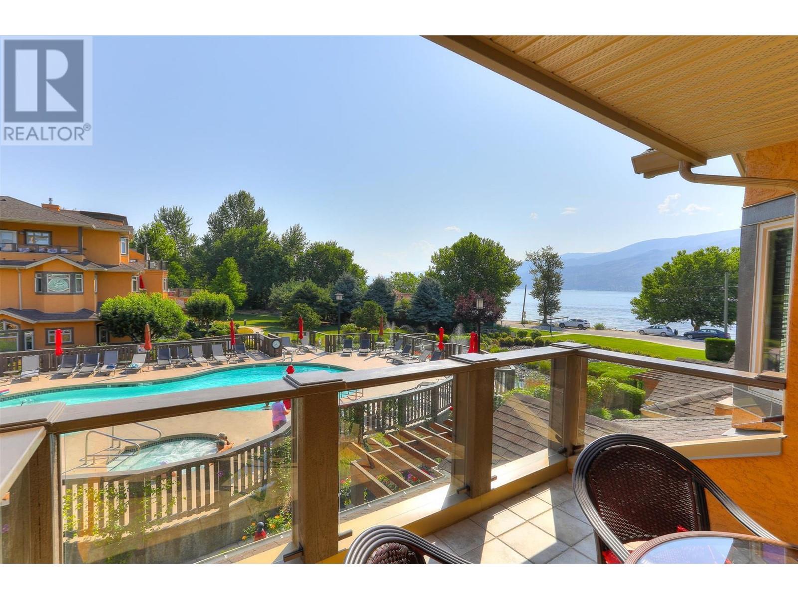 221 3996 Beach Avenue, Peachland