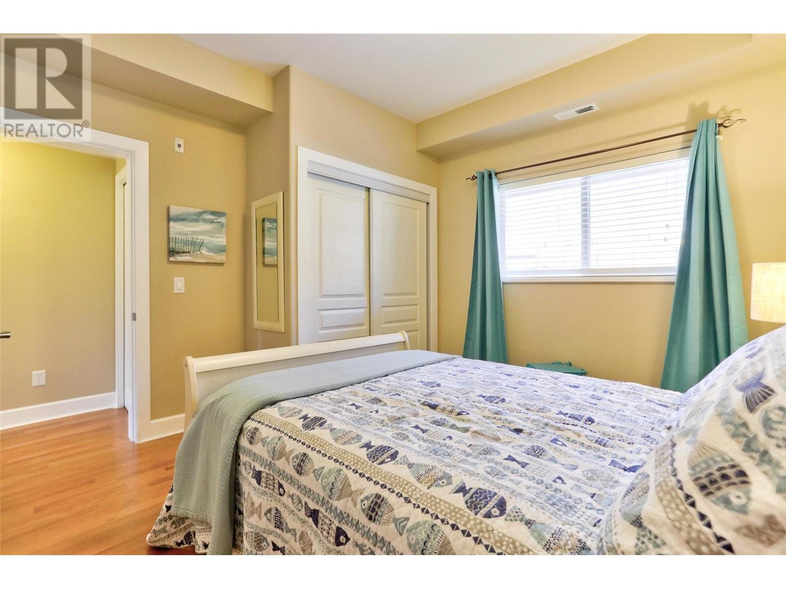 221 3996 Beach Avenue, Peachland