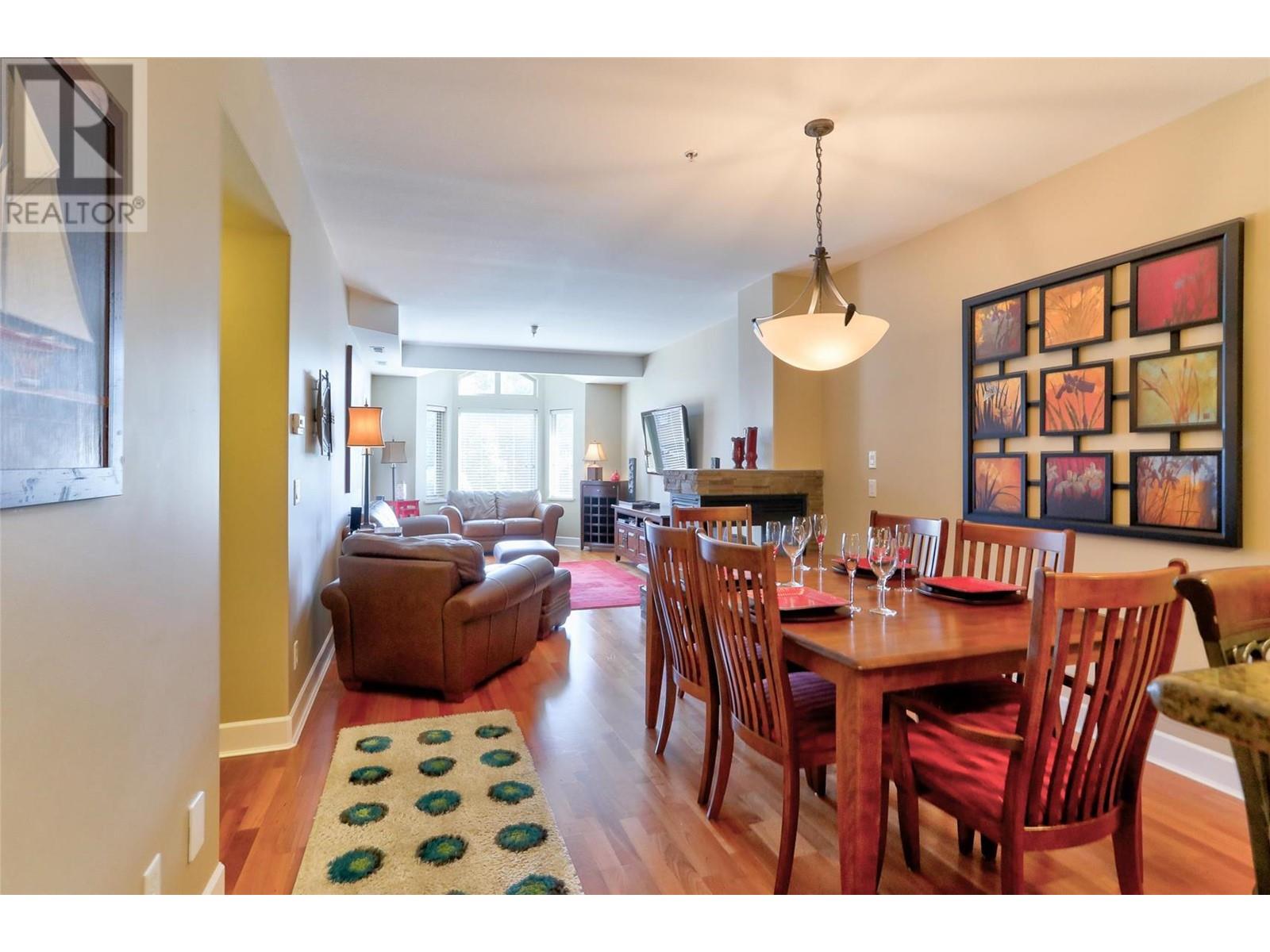 221 3996 Beach Avenue, Peachland