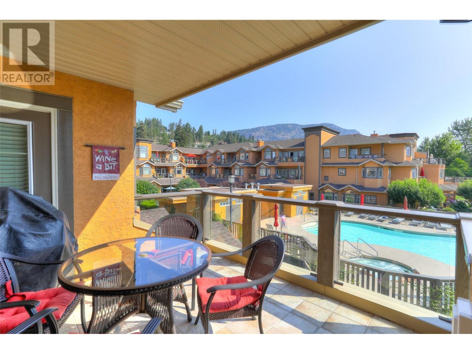 221 3996 Beach Avenue, Peachland