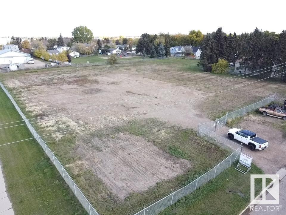 Photo 3 of 4810 54 Av, Wetaskiwin AB