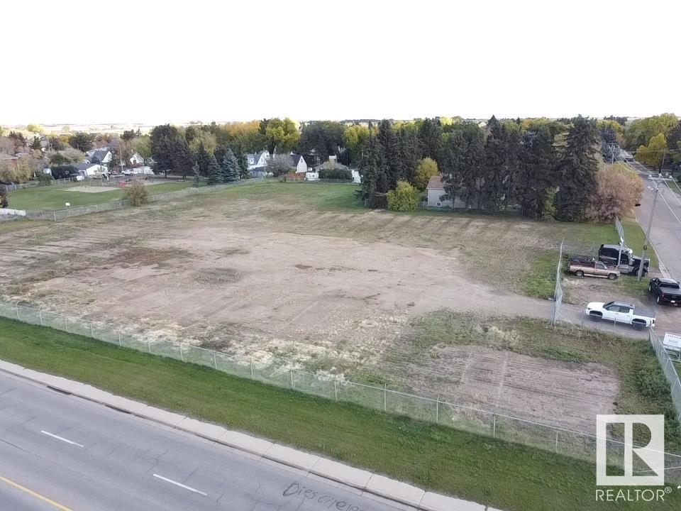 Photo 4 of 4810 54 Av, Wetaskiwin AB