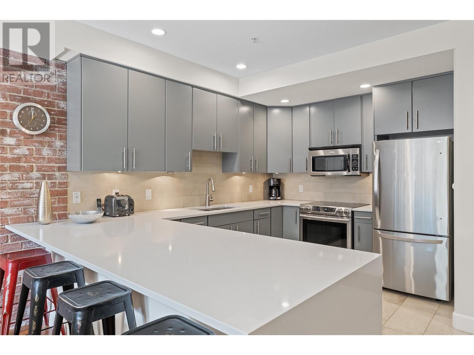 304 457 West Avenue, Kelowna