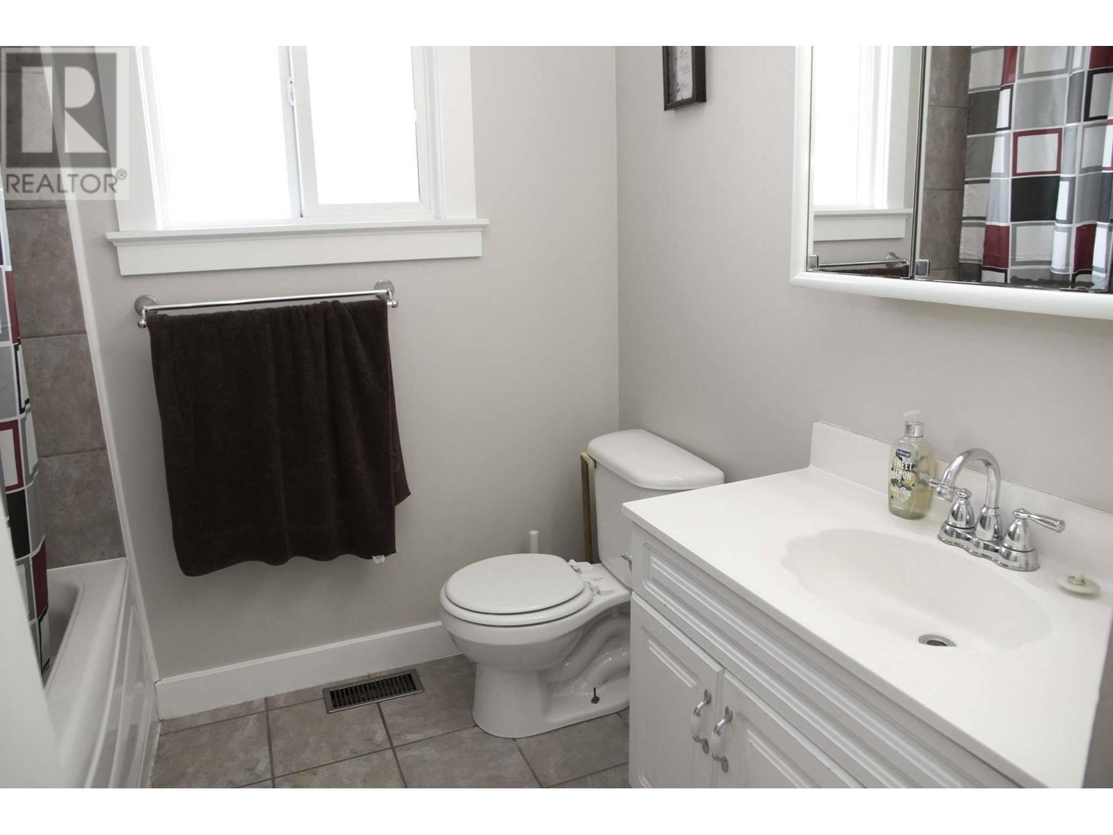 Photo 8 of 8803 87 Street, Fort St John BC