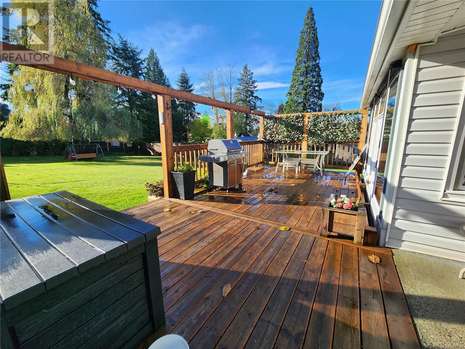 695 Evergreen Rd, Campbell River
