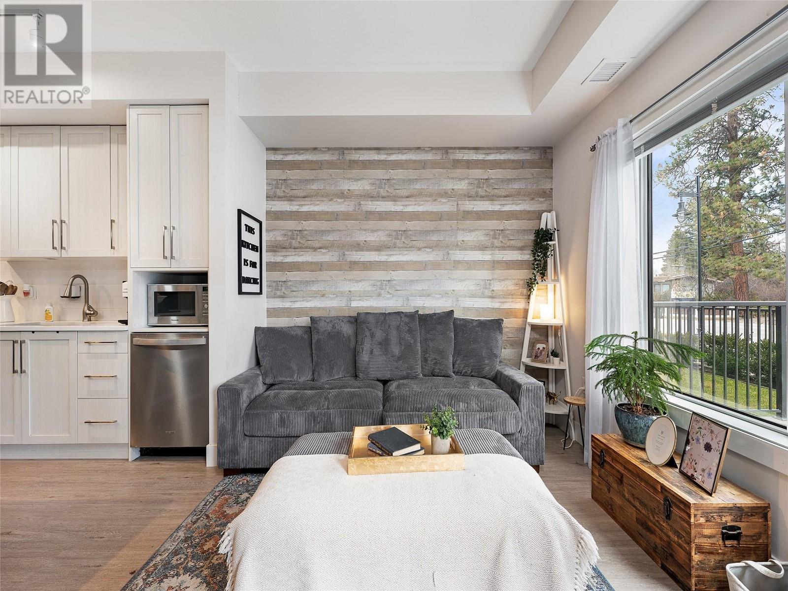 118 4380 Lakeshore Road, Kelowna