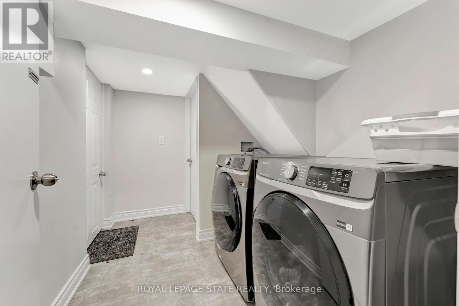Single Family House for Sale in  COCHRANE ROAD Hamilton (Rosedale) 