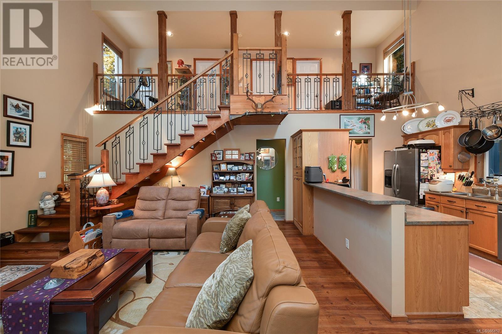 714 Charter Road, Mayne Island