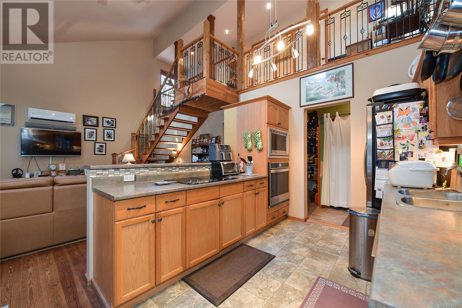  714 Charter Road, Mayne Island