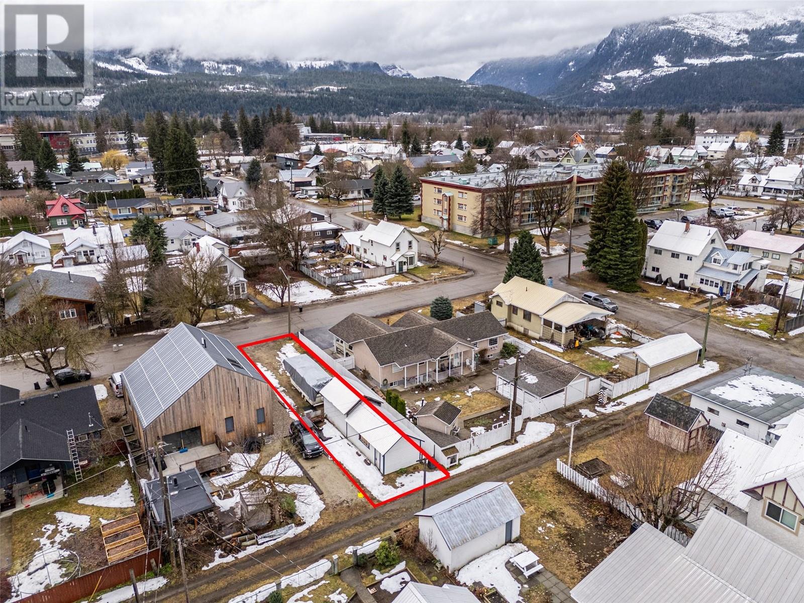 Photo 3 of 410 Sixth Street E, Revelstoke BC