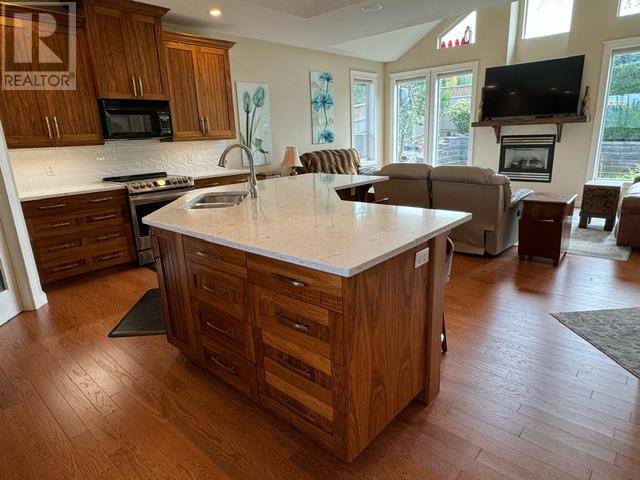  1560 24 Street Northeast, Salmon Arm