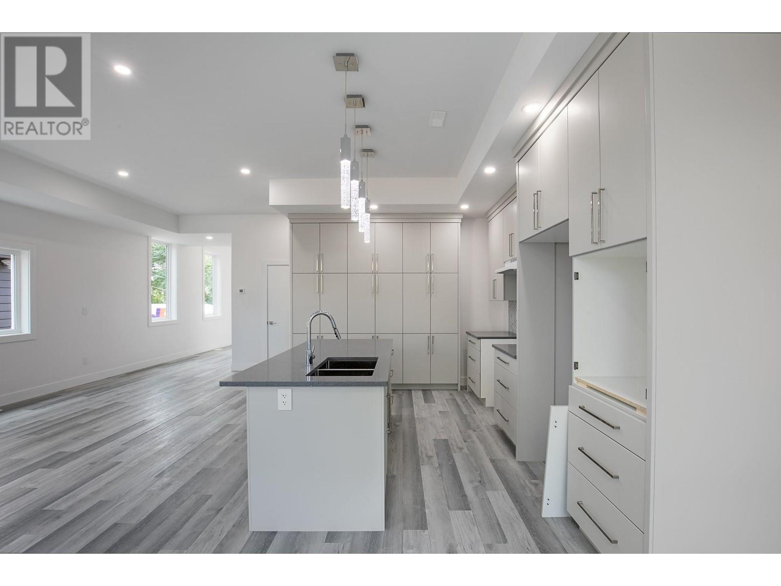 154 WILLIAMS Street, Kamloops
