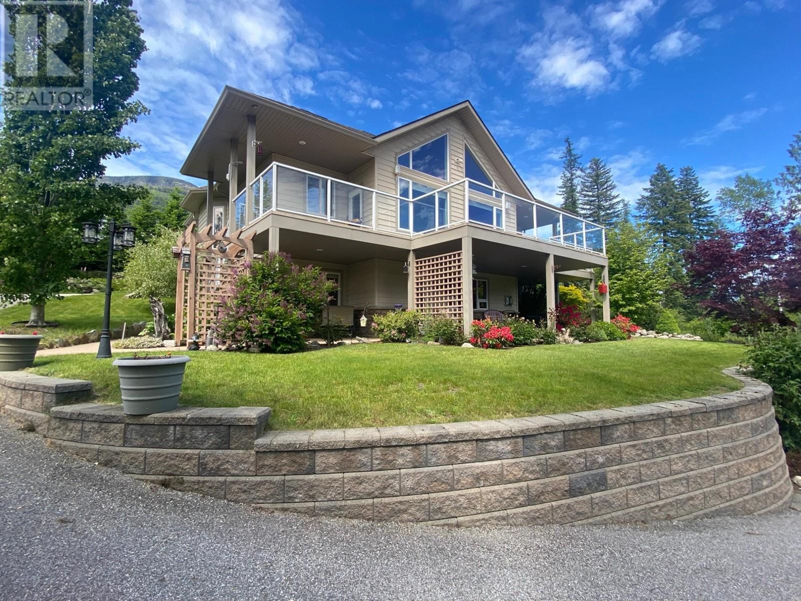 6817 GRANDVIEW Drive, Nelson