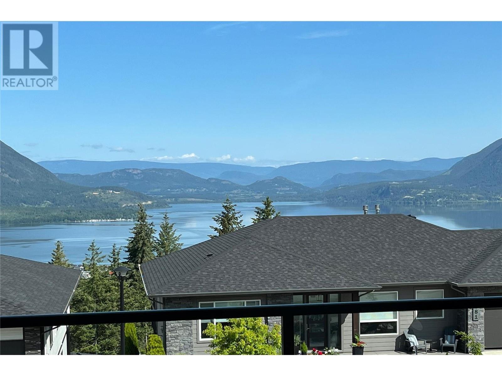  1080 17 Avenue Southeast, Salmon Arm