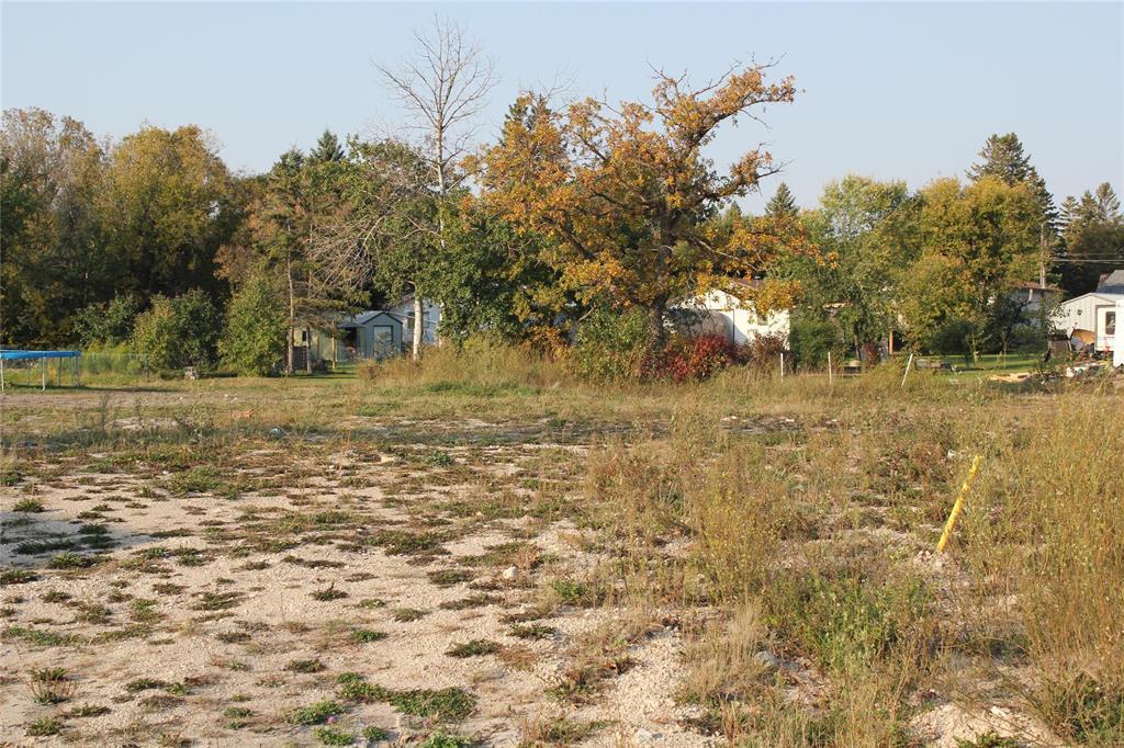 Photo 2 of 38 Acorn Bay, Beausejour MB