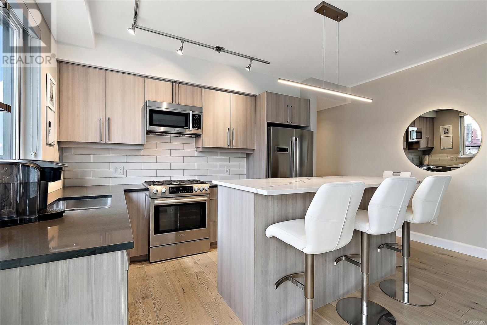 405 595 Pandora Avenue, Victoria